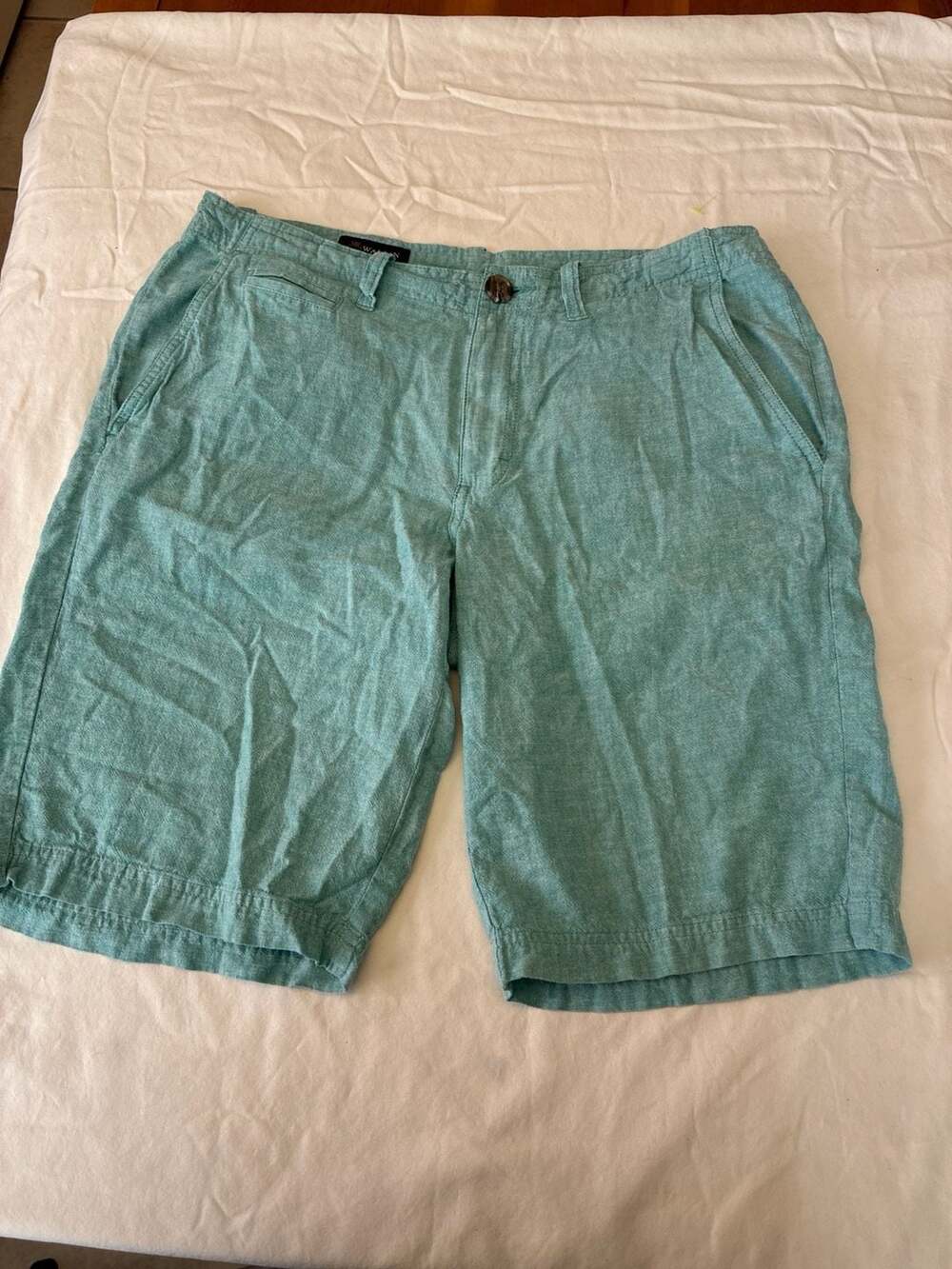 Wallin & Bros. Men's 9.5" Inseam Linen-Cotton Blend Chino Shorts in Teal Heather